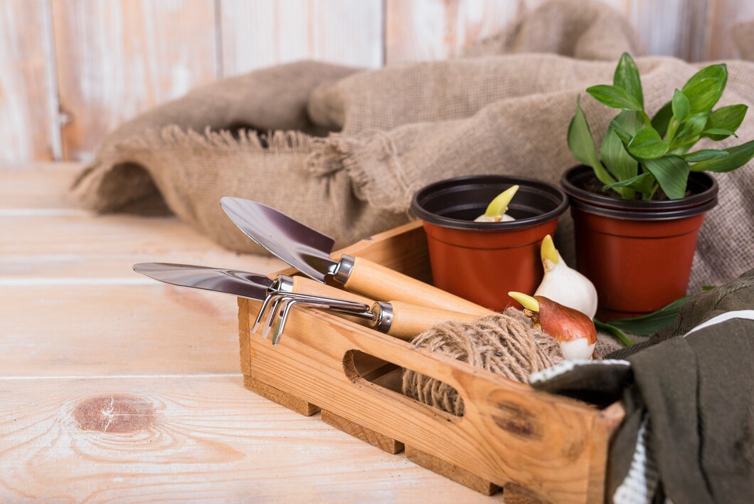Jak wybrać idealną skrzynię do przechowywania narzędzi ogrodowych? Praktyczne porady i wskazówki