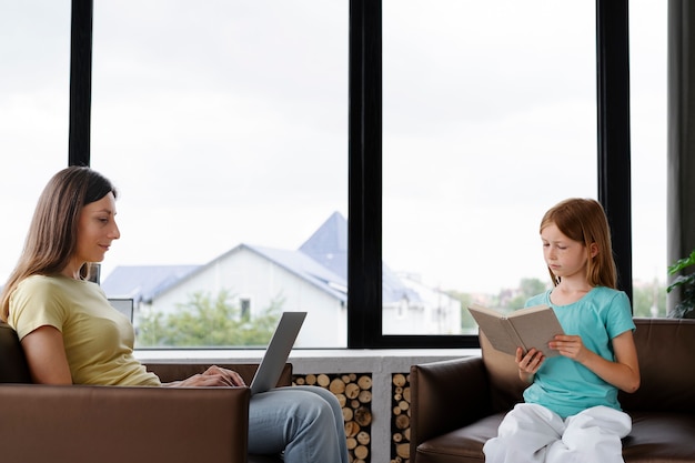 Jak nowoczesne technologie wpływają na energooszczędność okien i drzwi?